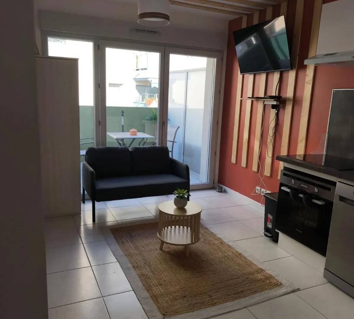 Διαμέρισμα Studio Calme Et Paisible, Climatise Avec Terrasse Au Dernier Etage, 100M Du Tramway Et 20 Min De La Promenade Des Anglais Νίκαια Γαλλία
