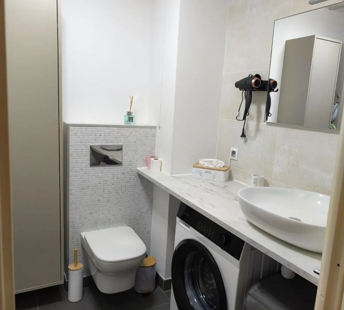 Διαμέρισμα Studio Calme Et Paisible, Climatise Avec Terrasse Au Dernier Etage, 100M Du Tramway Et 20 Min De La Promenade Des Anglais Νίκαια