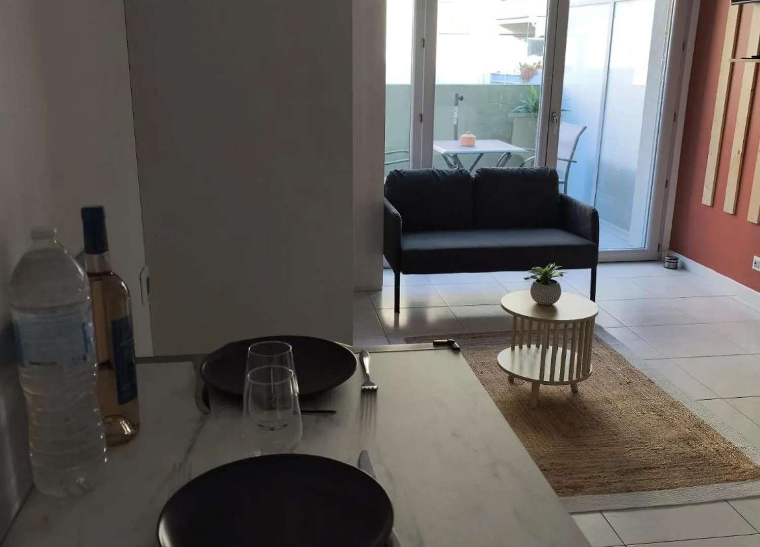 Studio Calme Et Paisible, Climatise Avec Terrasse Au Dernier Etage, 100M Du Tramway Et 20 Min De La Promenade Des Anglais Νίκαια