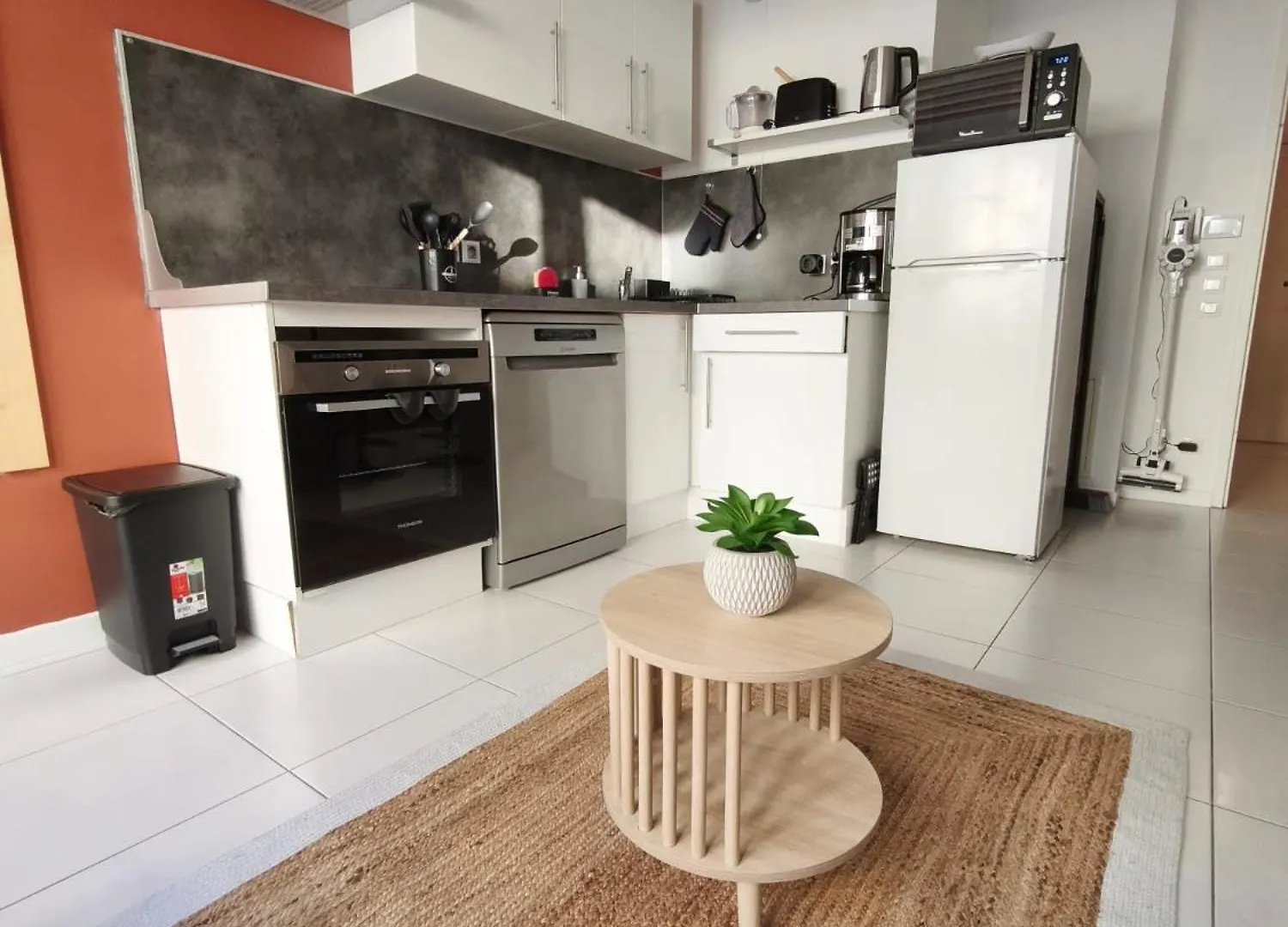 Διαμέρισμα Studio Calme Et Paisible, Climatise Avec Terrasse Au Dernier Etage, 100M Du Tramway Et 20 Min De La Promenade Des Anglais Νίκαια Γαλλία